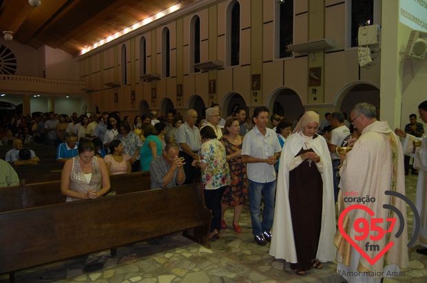 Dom Redovino celebra aniversário com missa em ação de graças
