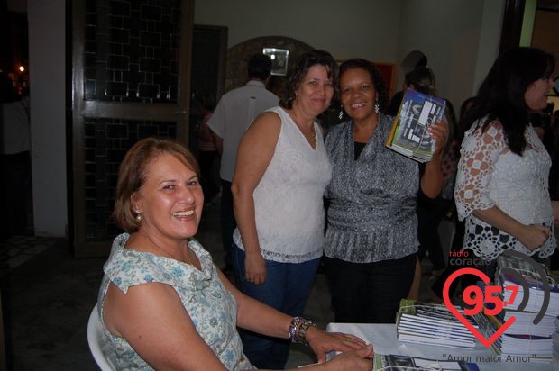 Dom Redovino celebra aniversário com missa em ação de graças