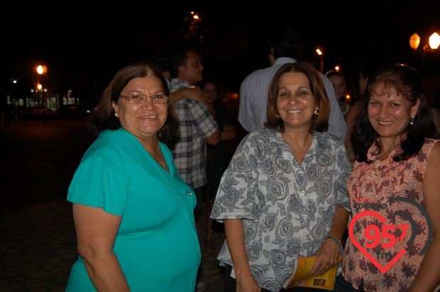 Dom Redovino celebra aniversário com missa em ação de graças