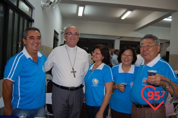 Dom Redovino celebra aniversário com missa em ação de graças