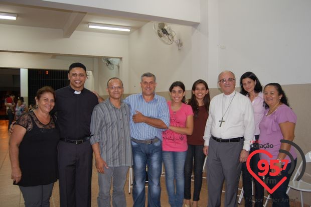 Dom Redovino celebra aniversário com missa em ação de graças