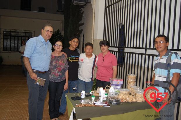 Dom Redovino celebra aniversário com missa em ação de graças