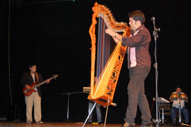 Noite Cultural Paraguaia no Teatro Municipal de Dourados; veja fotos