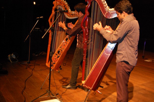 Noite Cultural Paraguaia no Teatro Municipal de Dourados; veja fotos