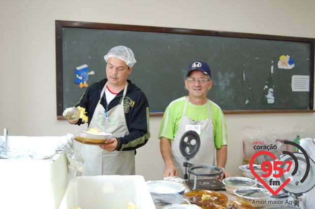 Churrasco comunitário na São Carlos; veja fotos