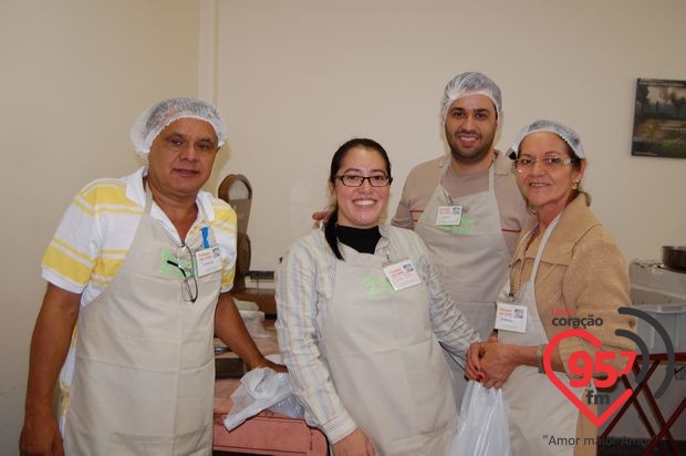 Churrasco comunitário na São Carlos; veja fotos