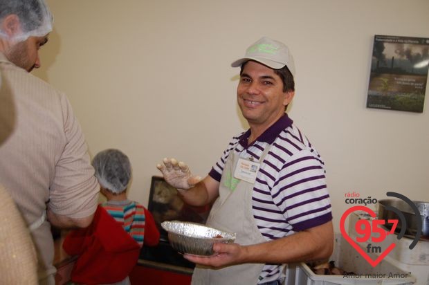 Churrasco comunitário na São Carlos; veja fotos