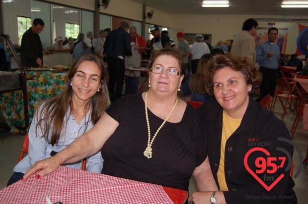 Churrasco comunitário na São Carlos; veja fotos