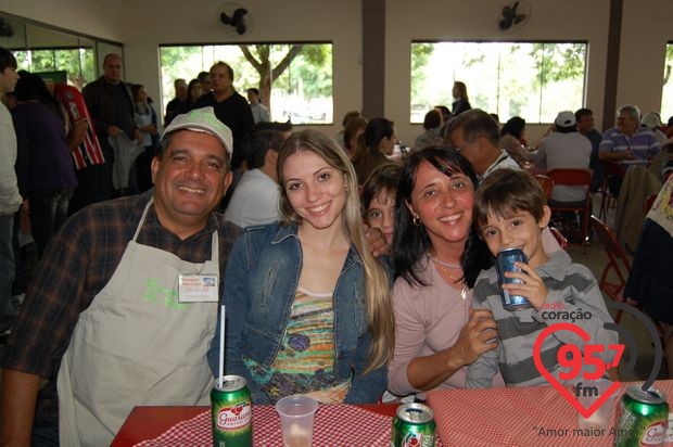 Churrasco comunitário na São Carlos; veja fotos
