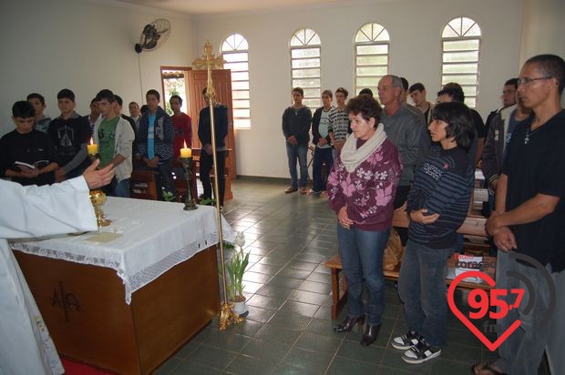Encontro vocacional reúne jovens em Dourados