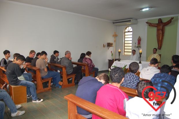 Encontro vocacional reúne jovens em Dourados