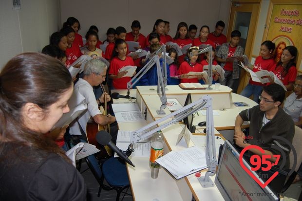 Coral Santa Clara homenageia as Mães ouvintes