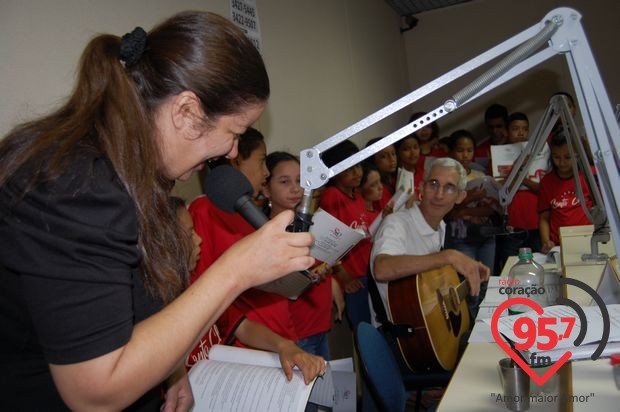 Coral Santa Clara homenageia as Mães ouvintes