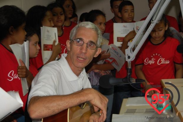 Coral Santa Clara homenageia as Mães ouvintes