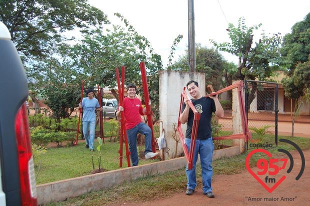 Jovens vivem o exercício da fé e da doação em Ação Social
