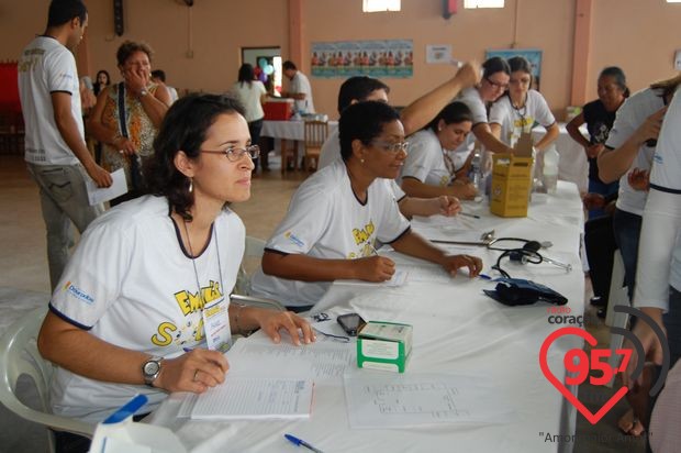 Jovens vivem o exercício da fé e da doação em Ação Social