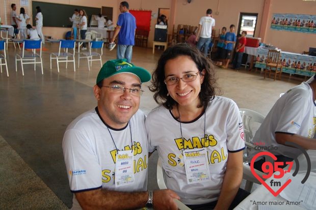 Jovens vivem o exercício da fé e da doação em Ação Social