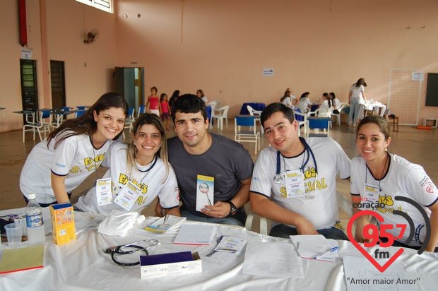 Jovens vivem o exercício da fé e da doação em Ação Social