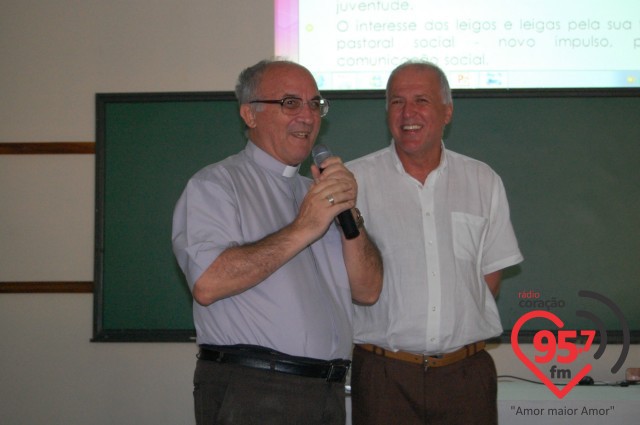 Bispo reúne clero diocesano para formação no IPAD em Dourados