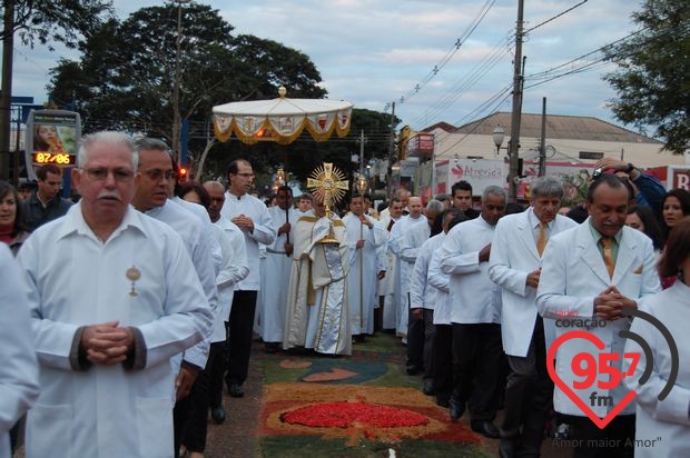 Festa de Corpus Christi emociona muitos fieis em Dourados