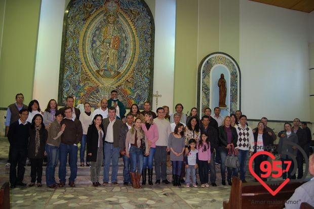 Retiro de casais na catedral; veja fotos