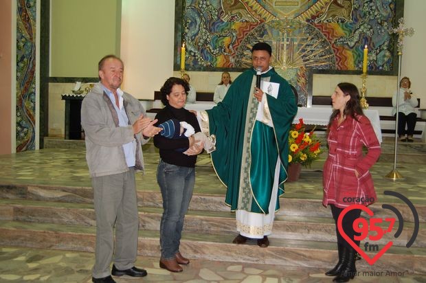 Retiro de casais na catedral; veja fotos
