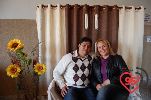 Retiro de casais na catedral; veja fotos