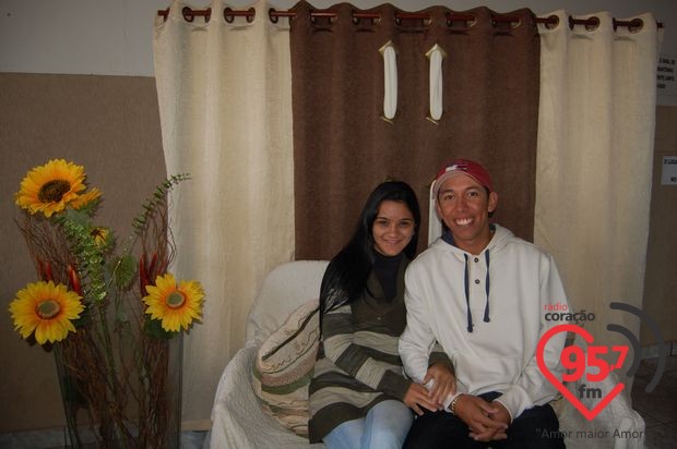 Retiro de casais na catedral; veja fotos