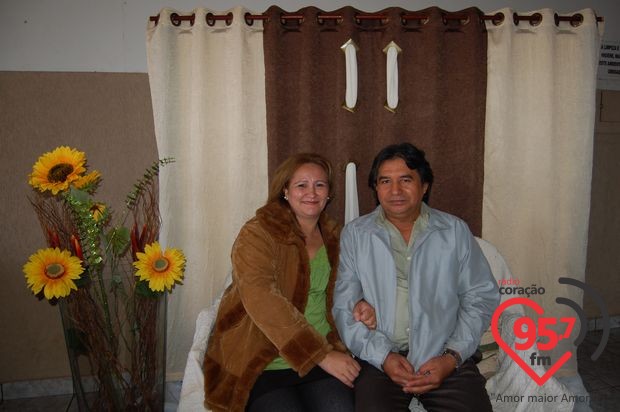 Retiro de casais na catedral; veja fotos