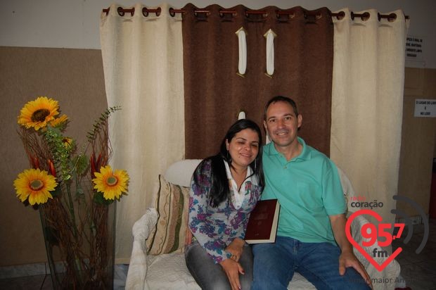 Retiro de casais na catedral; veja fotos