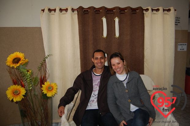 Retiro de casais na catedral; veja fotos