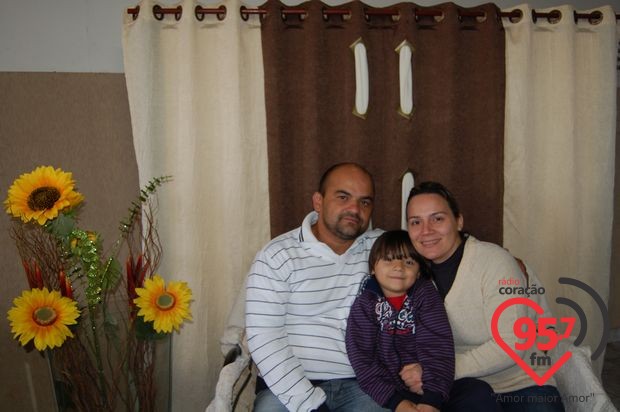 Retiro de casais na catedral; veja fotos