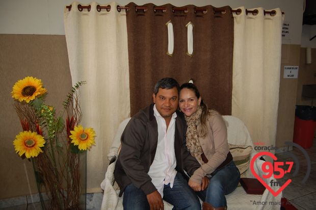 Retiro de casais na catedral; veja fotos