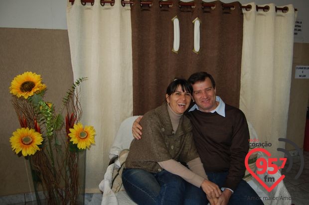 Retiro de casais na catedral; veja fotos