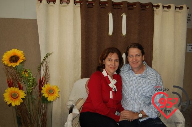 Retiro de casais na catedral; veja fotos