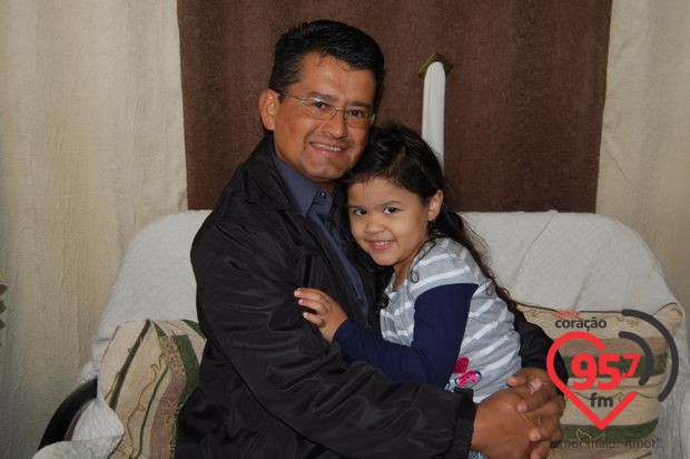 Retiro de casais na catedral; veja fotos