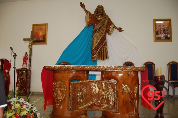 A Cruz Peregrina e o Ícone de Maria na Vila São Luiz
