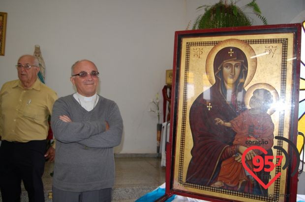 A Cruz Peregrina e o Ícone de Maria na Vila São Luiz
