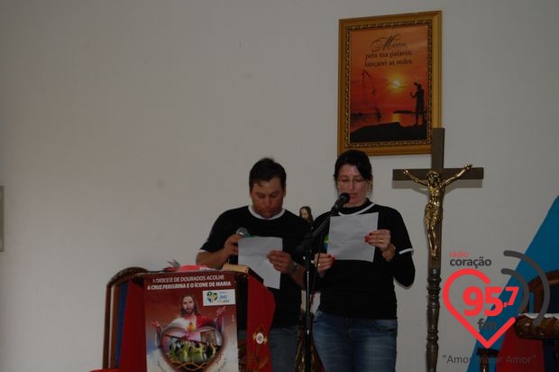 A Cruz Peregrina e o Ícone de Maria na Vila São Luiz
