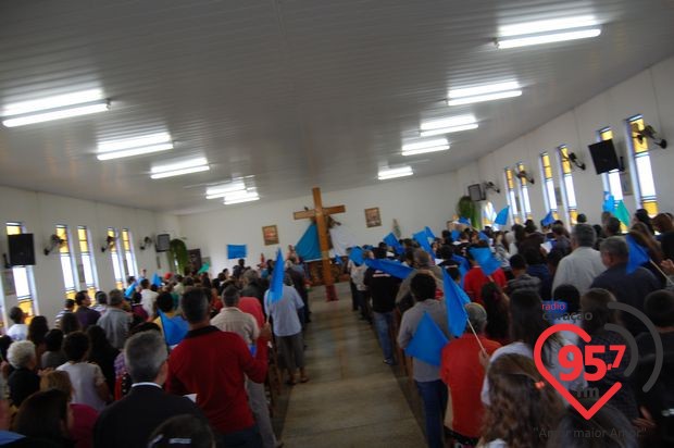 A Cruz Peregrina e o Ícone de Maria na Vila São Luiz