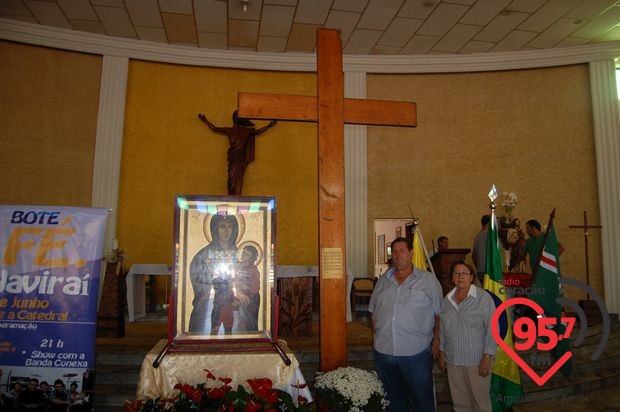 Cruz Peregrina e o Ícone de Maria em Naviraí