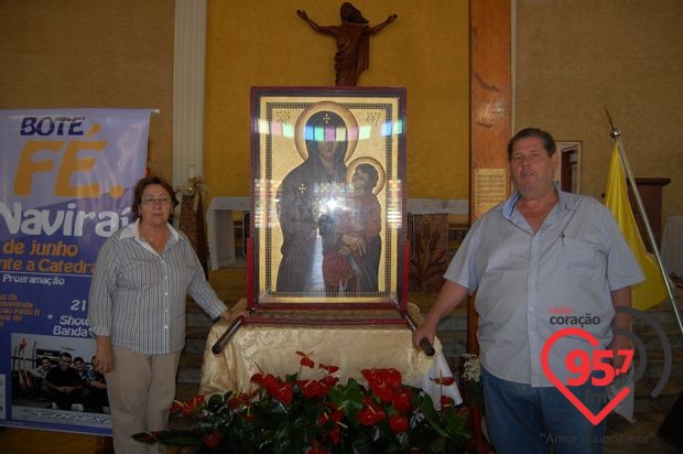 Cruz Peregrina e o Ícone de Maria em Naviraí