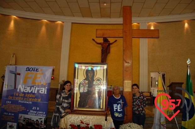 Cruz Peregrina e o Ícone de Maria em Naviraí