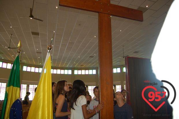 Cruz Peregrina e o Ícone de Maria em Naviraí