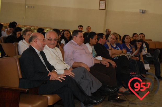 Cruz Peregrina e o Ícone de Maria em Naviraí