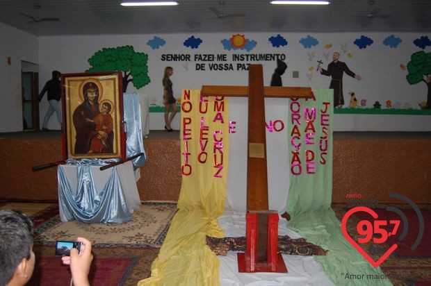 Cruz Peregrina e o Ícone de Maria em Caarapó