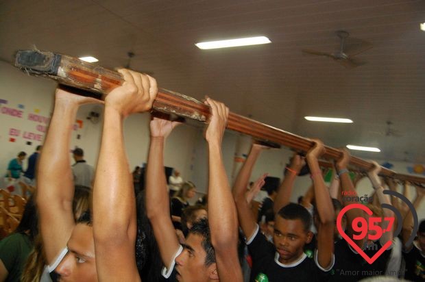 Cruz Peregrina e o Ícone de Maria em Caarapó
