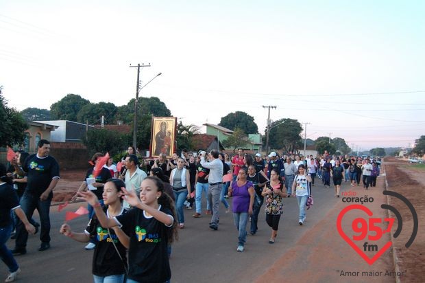 Cruz Peregrina e o Ícone de Maria em Caarapó