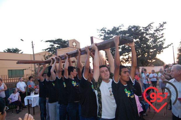 Cruz Peregrina e o Ícone de Maria em Caarapó