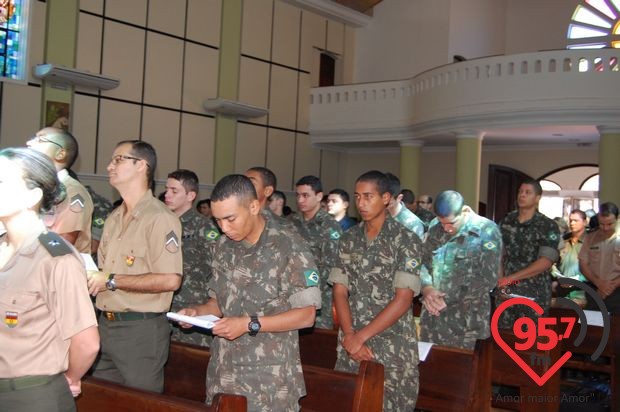 Arcebispo de Brasília preside celebração da Páscoa Militar em Dourados